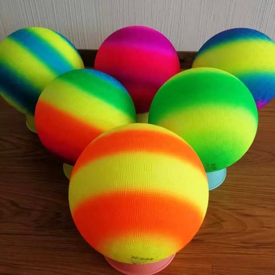 PVC Bouncy μη τοξικό πυκνωμένο χρώμα Pantone σφαιρών παιδικών χαρών 7 ίντσας